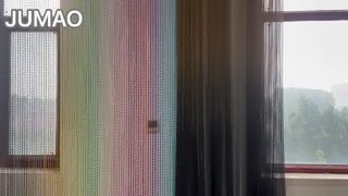 فیلم شات کارخانه: پرده های قلاب فلزی چند رنگ